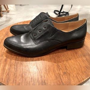 Naturalizer black leather shoes